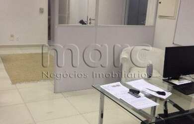 Imagem: O depósito possui 1 Vaga na garagem e 45m² de Área e está