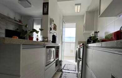 Imagem: O apartamento possui 2 Dormitórios, 1 Banheiro, 1 Vaga na garagem