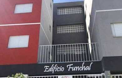 Imagem: O apartamento possui 2 Dormitórios, 1 Banheiro, 2 Vagas na