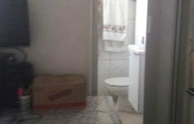 Imagem 8: Dois quartos, uma suite e edicula superior e embaixo nos fundos com lavanderia....