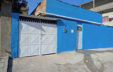 Imagem: A casa possui 2 Dormitórios, 1 Banheiro, 1 Vaga na garagem