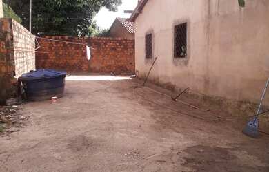 Imagem: A casa possui 2 Dormitórios, 2 Banheiros, 5 Vagas na garagem