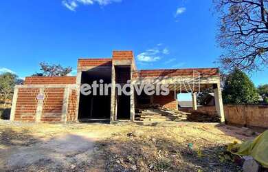 Imagem: A casa em condomínio possui 4 Dormitórios, 5 Banheiros, 2