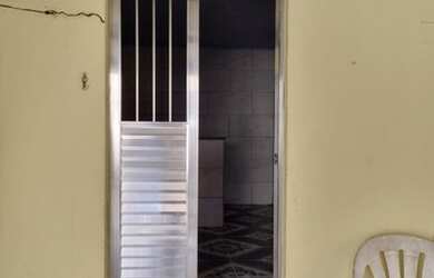 Imagem: A casa possui 1 Dormitório, 1 Banheiro e está localizado