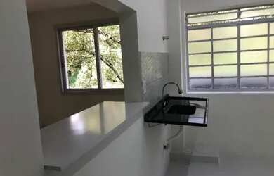 Imagem: O apartamento possui 2 Dormitórios, 1 Banheiro, 2 Vagas na