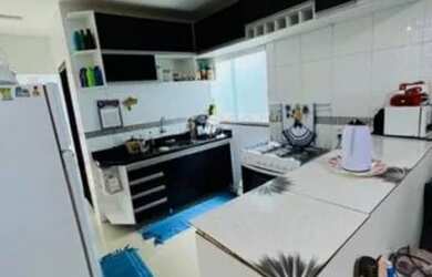 Imagem: A casa possui 2 Dormitórios, 2 Banheiros, 1 Vaga na garagem