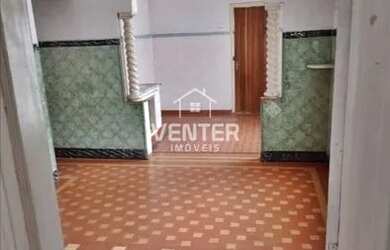 Imagem: A casa possui 3 Dormitórios, 2 Banheiros, 4 Vagas na garagem