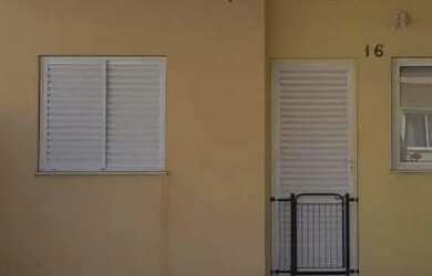 Imagem: A casa em condomínio possui 2 Dormitórios, 1 Banheiro, 2 Vagas