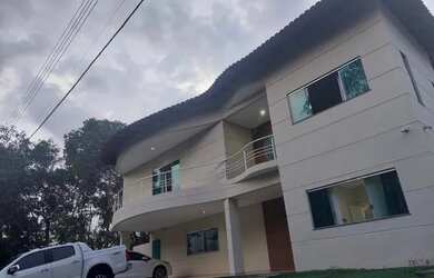 Imagem: A casa em condomínio à venda possui 4 Dormitórios, 5 Banheiros