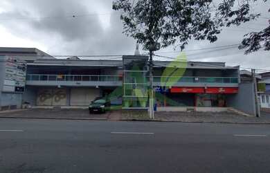 Imagem: O depósito possui 2 Vagas na garagem, 127m² de Área e está