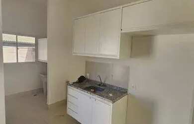 Imagem: A casa possui 2 Dormitórios, 1 Banheiro, 1 Vaga na garagem