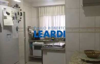 Imagem: O apartamento possui 3 Dormitórios, 1 Banheiro, 1 Vaga na garagem