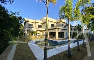 Imagem: A casa em condomínio possui 5 Dormitórios, 5 Banheiros, 5