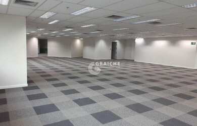 Imagem: O depósito possui 5 Vagas na garagem, 775m² de Área e está