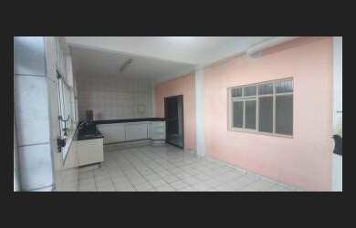 Imagem: A casa possui 2 Dormitórios, 3 Banheiros, 1 Vaga na garagem