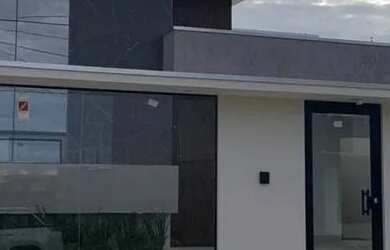 Imagem: A casa possui 3 Dormitórios, 3 Banheiros, 2 Vagas na garagem