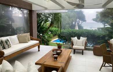 Imagem: A casa em condomínio possui 5 Dormitórios, 5 Banheiros, 4