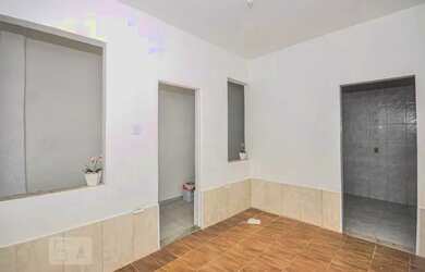 Imagem: A casa possui 1 Dormitório, 1 Banheiro, 60m² de Área e está