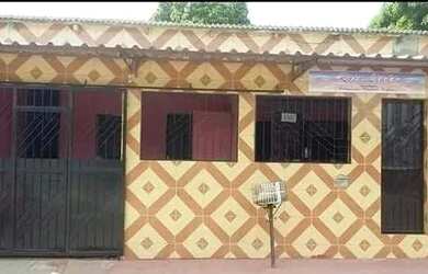 Imagem: A casa possui 5 Dormitórios, 3 Banheiros e está localizado