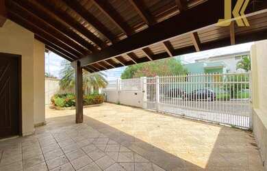 Imagem: A casa em condomínio possui 3 Dormitórios, 3 Banheiros, 2