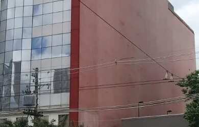 Imagem: O depósito possui 5 Vagas na garagem, 6.500m² de Área e