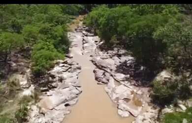 Imagem: A fazenda possui 280m² de Área e está localizado em Cromínia