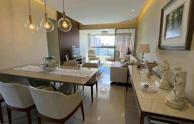 Imagem: O apartamento possui 3 Dormitórios, 4 Banheiros, 2 Vagas na