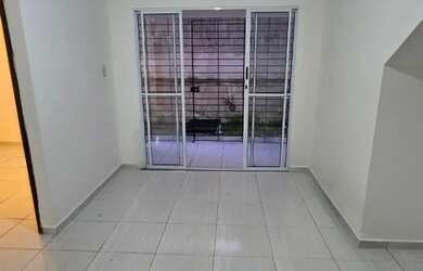 Imagem: O apartamento possui 3 Dormitórios, 1 Banheiro, 1 Vaga na garagem