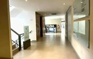 Imagem: O depósito possui 1 Vaga na garagem, 82m² de Área e está