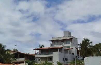 Imagem: A casa possui 5 Dormitórios, 5 Banheiros, 5 Vagas na garagem