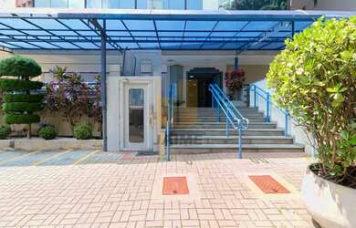 Imagem: O depósito possui 2 Vagas na garagem, 316m² de Área e está