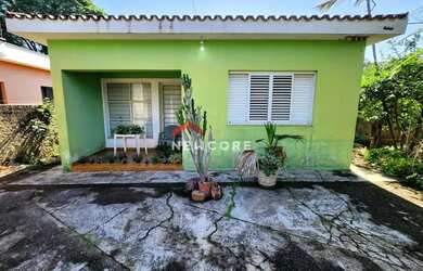 Imagem: A casa em condomínio possui 2 Dormitórios, 1 Banheiro, 4 Vagas