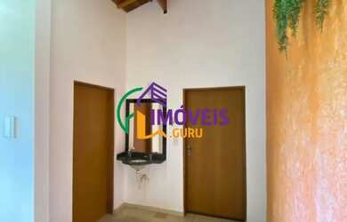 Imagem: A casa possui 3 Dormitórios, 5 Banheiros, 2 Vagas na garagem