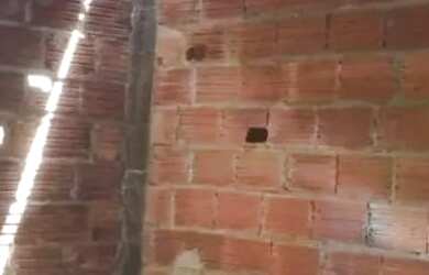 Imagem: A casa possui Imóvel mobiliado e está localizado em Centro