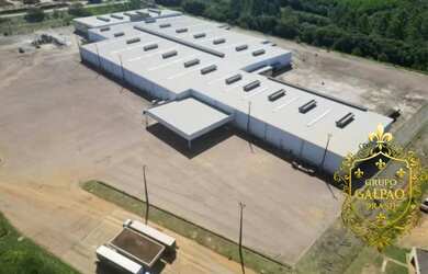 Imagem: O depósito possui 5 Vagas na garagem, 145.000m² de Área e