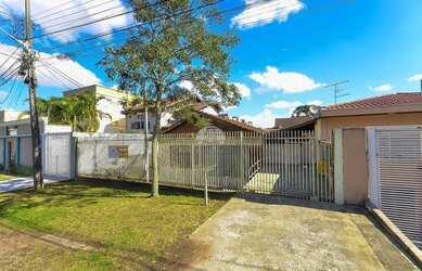 Imagem: O terreno possui 720m² de Área e está localizado em Bacacheri