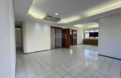 Imagem: O apartamento possui 4 Dormitórios, 4 Banheiros, 2 Vagas na