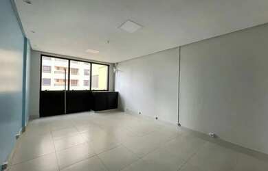 Imagem: O depósito possui 1 Vaga na garagem e 33m² de Área e está