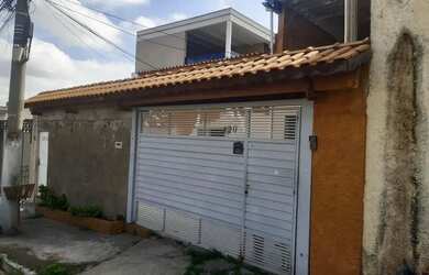 Imagem: A casa possui 5 Dormitórios, 5 Banheiros, 3 Vagas na garagem