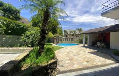 Imagem: A casa em condomínio possui 3 Dormitórios, 5 Banheiros, 5