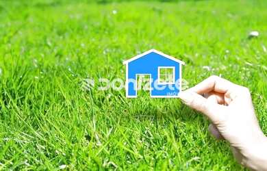 Imagem: O terreno possui 240m² de Área e está localizado em Vila