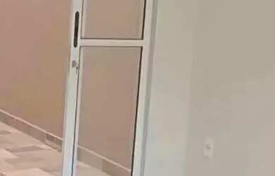 Imagem: A casa possui 3 Dormitórios, 5 Banheiros, 2 Vagas na garagem