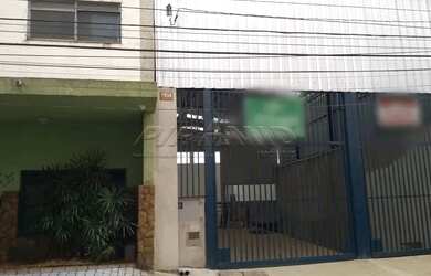 Imagem: O depósito para alugar possui e está localizado em Centro