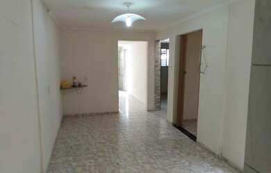 Imagem: A casa possui 3 Dormitórios, 2 Banheiros, 1 Vaga na garagem