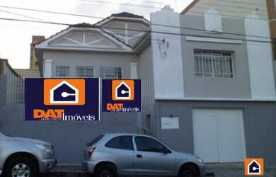 Imagem: A casa possui 1 Dormitório, 3 Banheiros, 2 Vagas na garagem