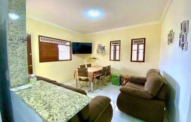 Imagem: A casa possui 2 Dormitórios, 2 Banheiros, 4 Vagas na garagem