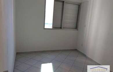 Imagem: O apartamento possui 1 Dormitório, 1 Banheiro, 1 Vaga na garagem