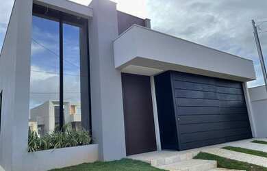 Imagem: A casa em condomínio possui 3 Dormitórios, 3 Banheiros, 2