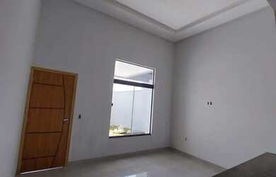 Imagem 2: LINDA CASA A VENDA. 98m² de Área, 2 Vagas na garageme2 Dormitórios
