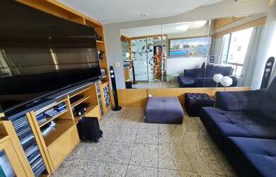 Imagem: O apartamento possui 4 Dormitórios, 3 Banheiros, 2 Vagas na